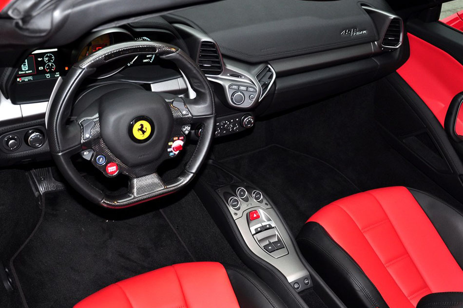 2013款 4.5 Spider 内饰