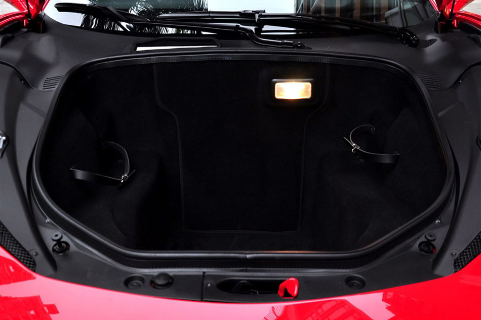 2013款 4.5 Spider 空间