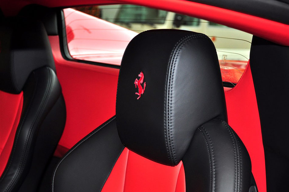 2013款 4.5 Spider 空间