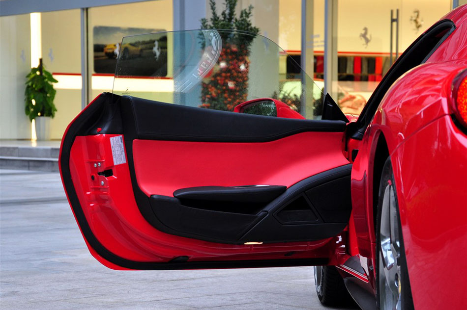 2013款 4.5 Spider 空间