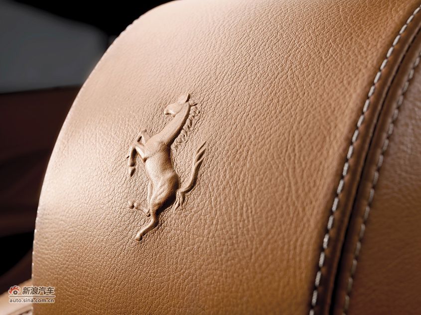 法拉利FF官方图