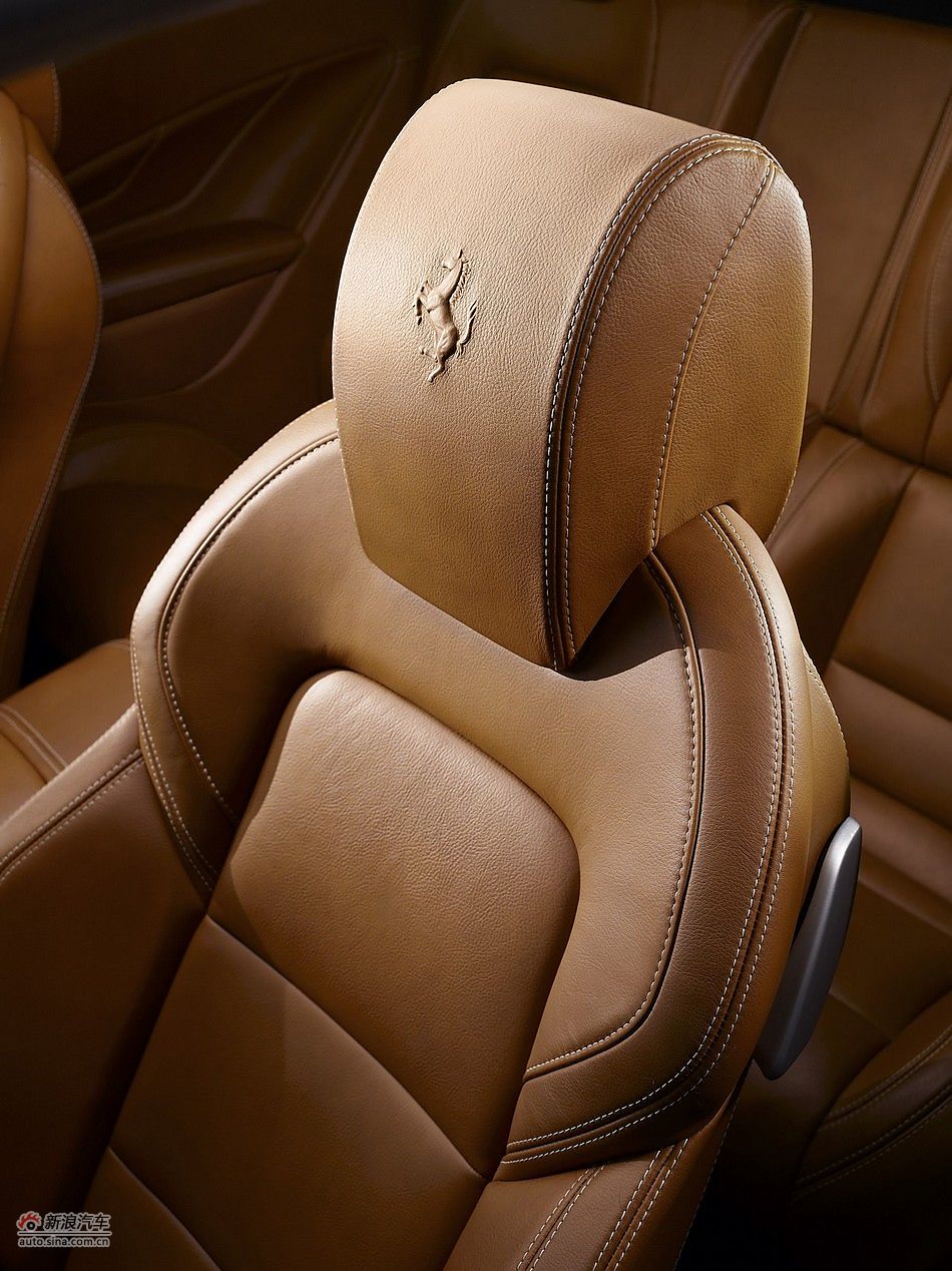 法拉利FF官方图