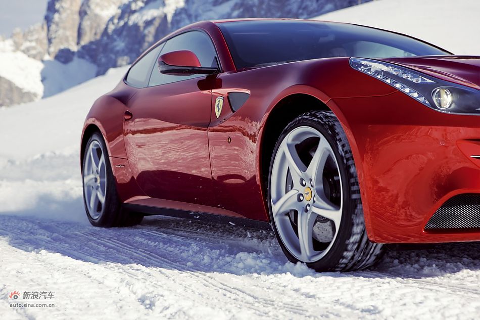 法拉利FF官方图