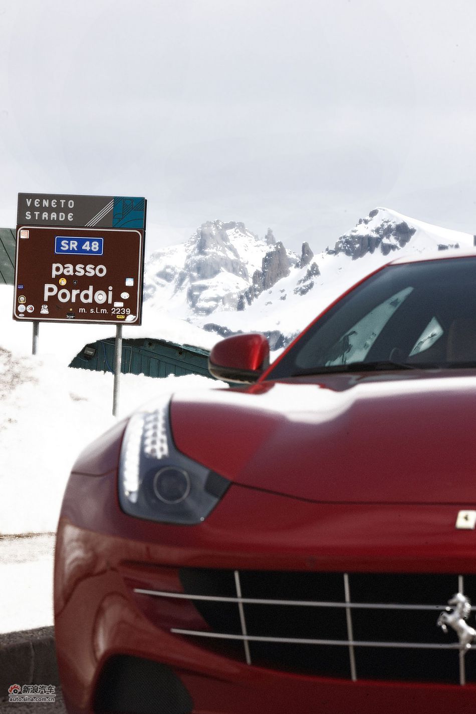 法拉利FF官方图