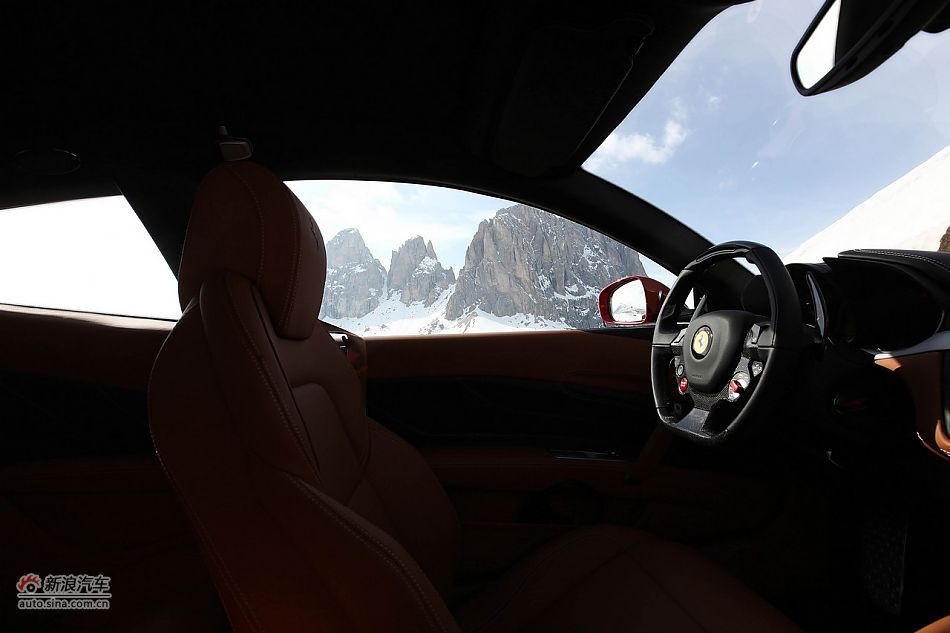 法拉利FF官方图