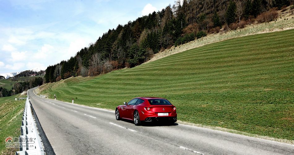 法拉利FF官方图