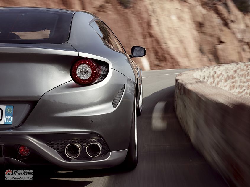 法拉利FF官方图