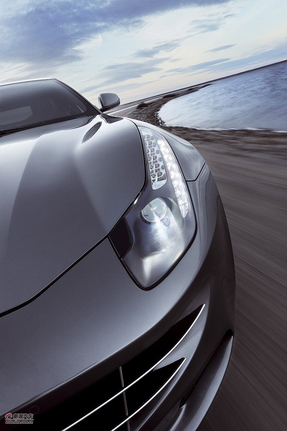 法拉利FF官方图