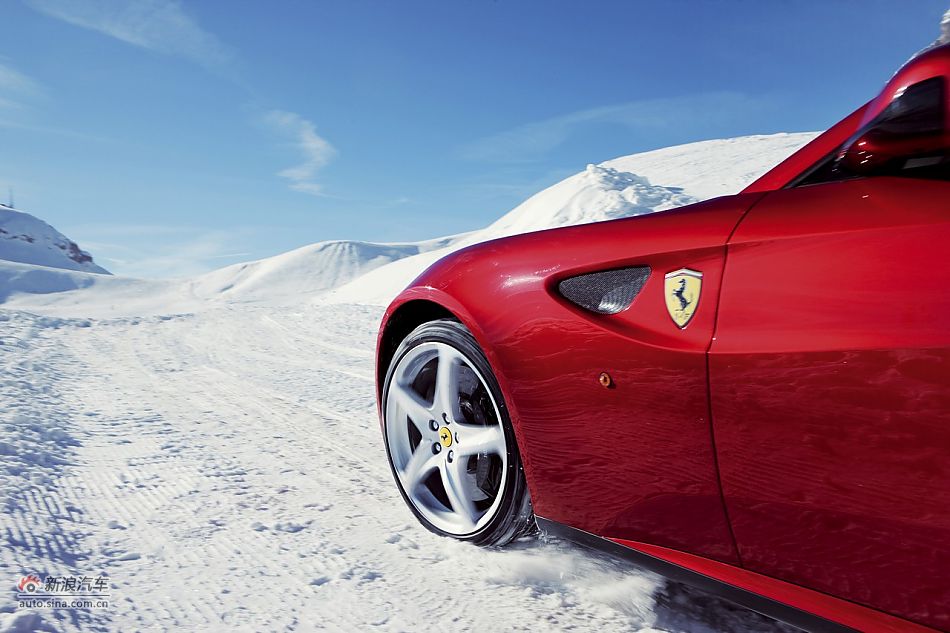 法拉利FF官方图