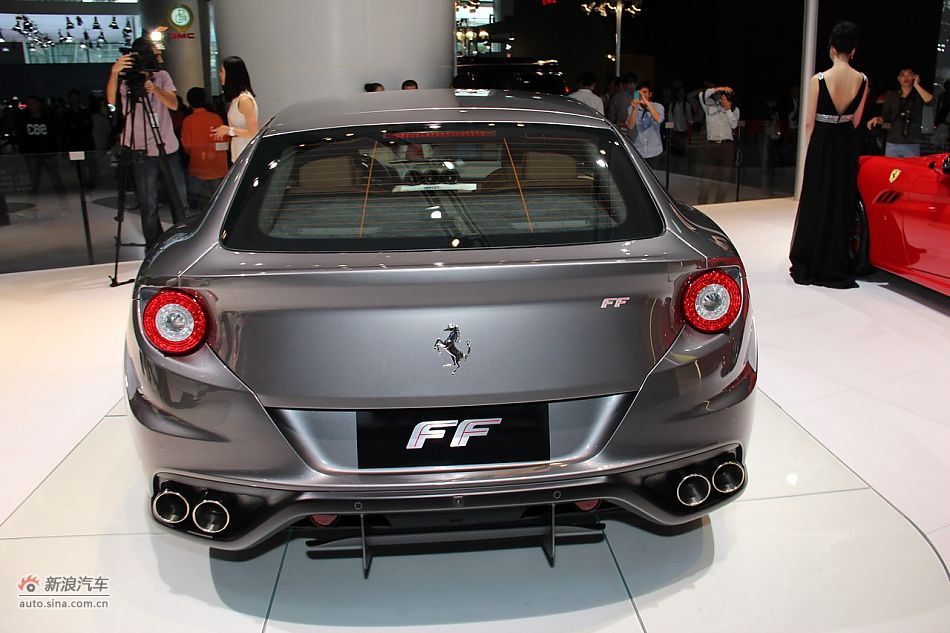法拉利FF