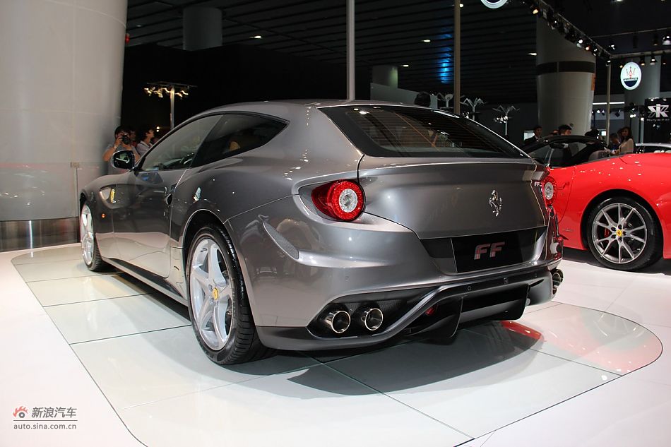 法拉利FF