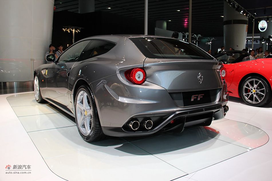 法拉利FF