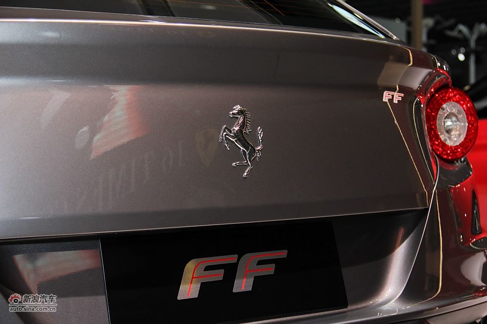 法拉利FF