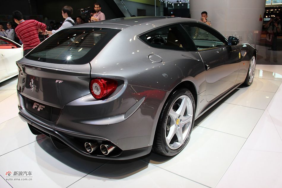 法拉利FF