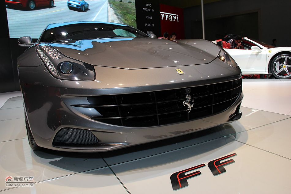 法拉利FF