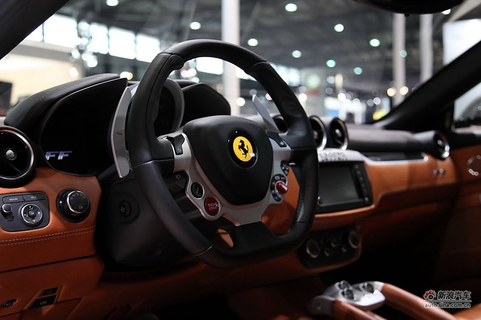 法拉利FF