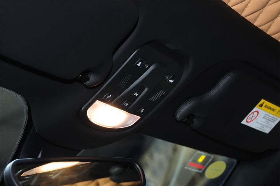 法拉利FF 2012款 空间