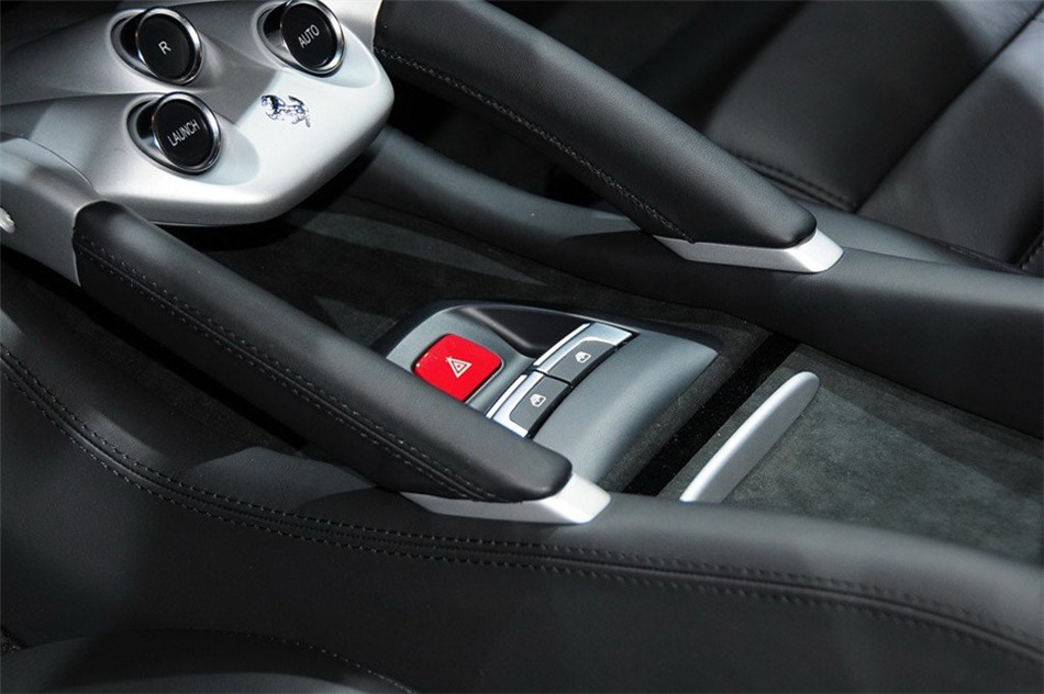 法拉利FF 2012款 空间