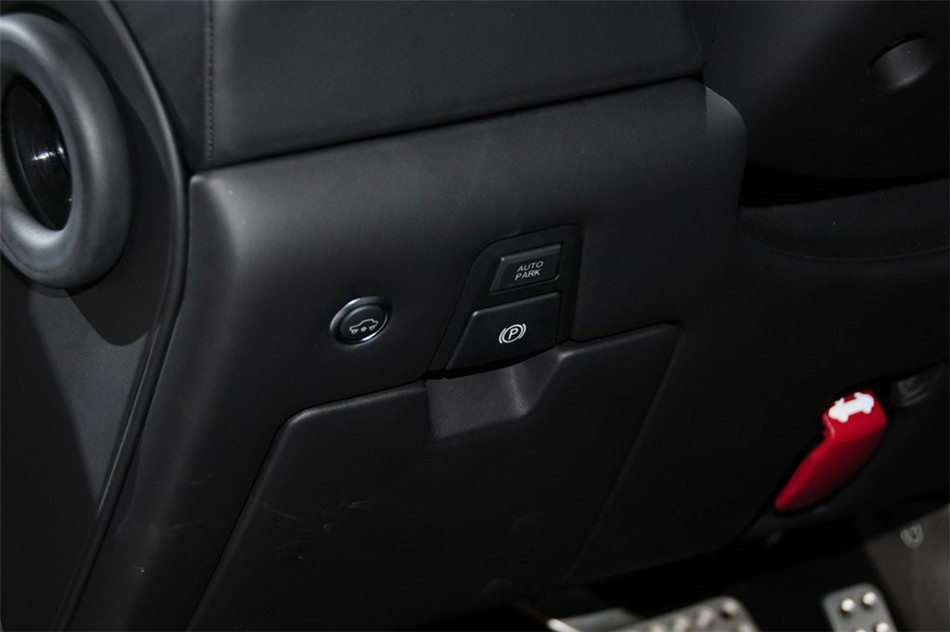 法拉利FF 2012款 内饰