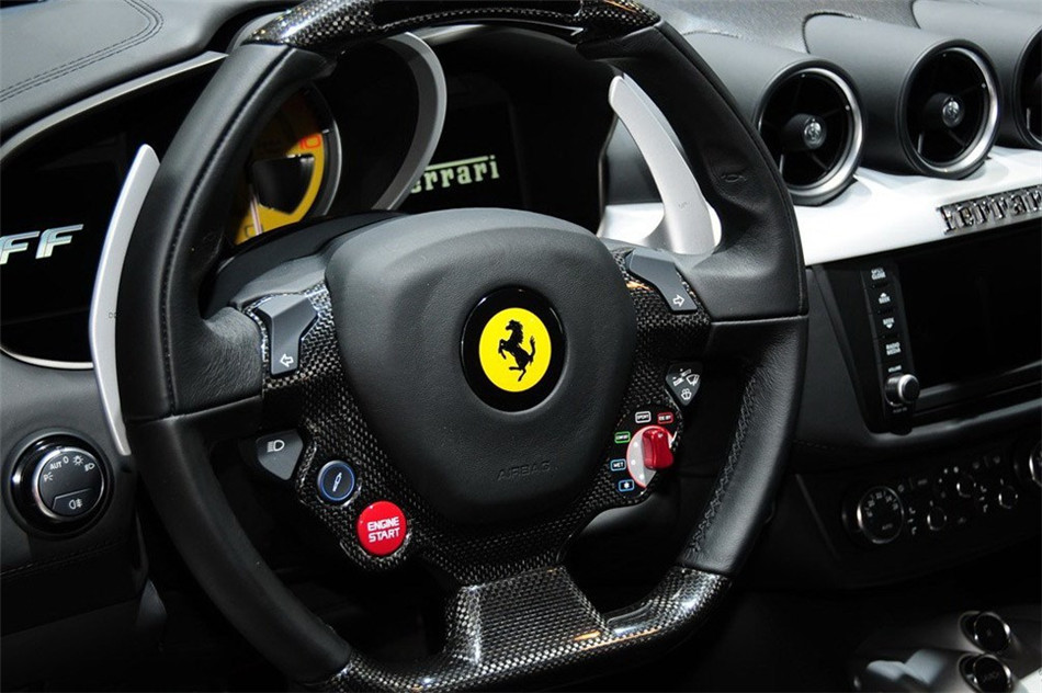 法拉利FF 2012款 内饰