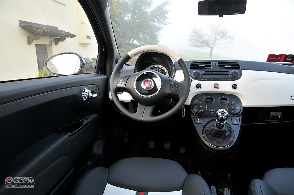 菲亚特500 GUCCI版-内饰配置