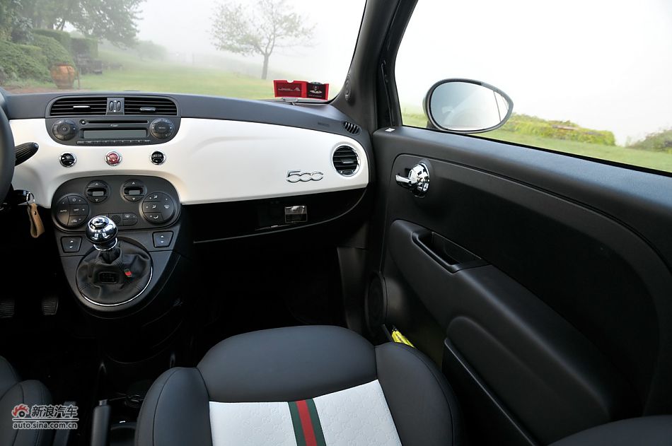菲亚特500 GUCCI版-内饰配置