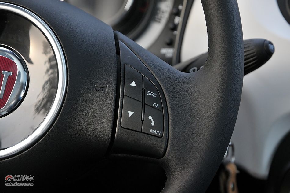 菲亚特500 GUCCI版-内饰配置