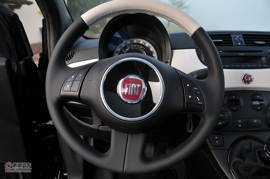 菲亚特500 GUCCI版-内饰配置