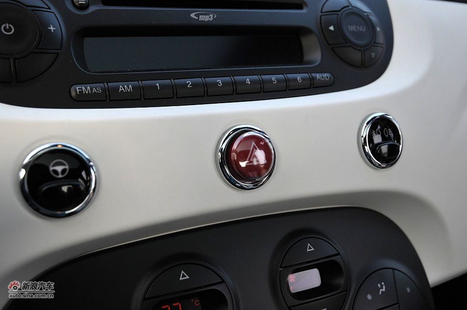 菲亚特500 GUCCI版-内饰配置