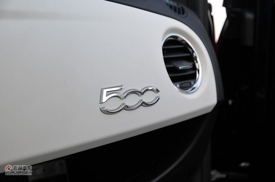 菲亚特500 GUCCI版-内饰配置