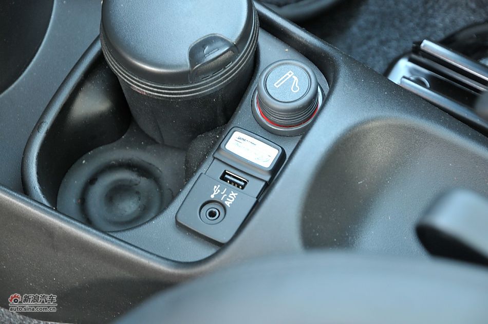 菲亚特500 GUCCI版-内饰配置