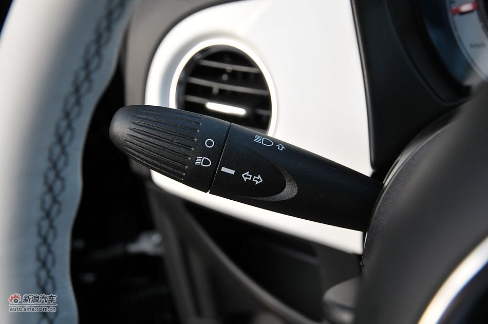 菲亚特500 GUCCI版-内饰配置