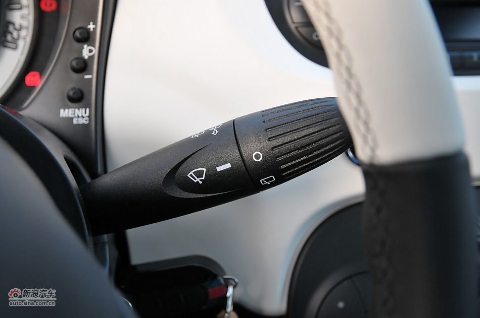 菲亚特500 GUCCI版-内饰配置