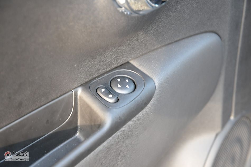 菲亚特500 GUCCI版-内饰配置