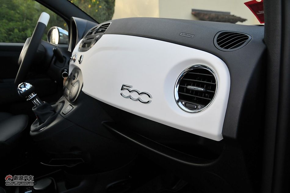 菲亚特500 GUCCI版-内饰配置