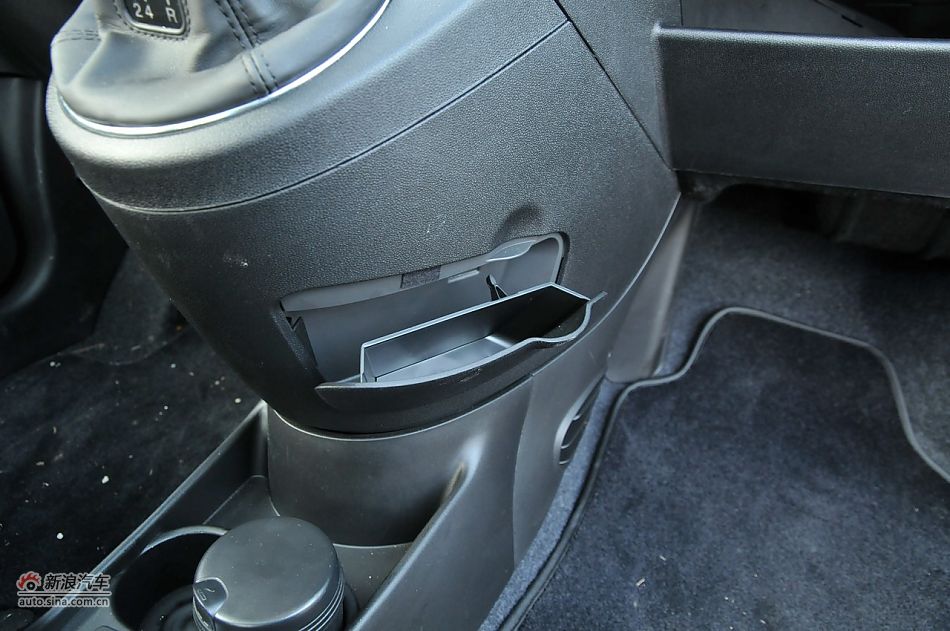 菲亚特500 GUCCI版-座椅空间