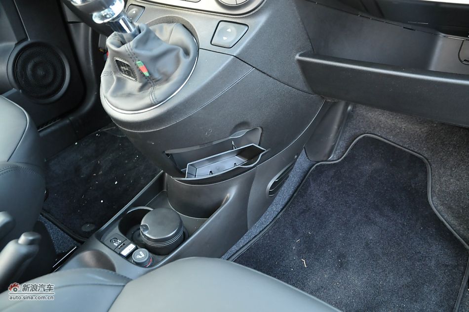 菲亚特500 GUCCI版-座椅空间