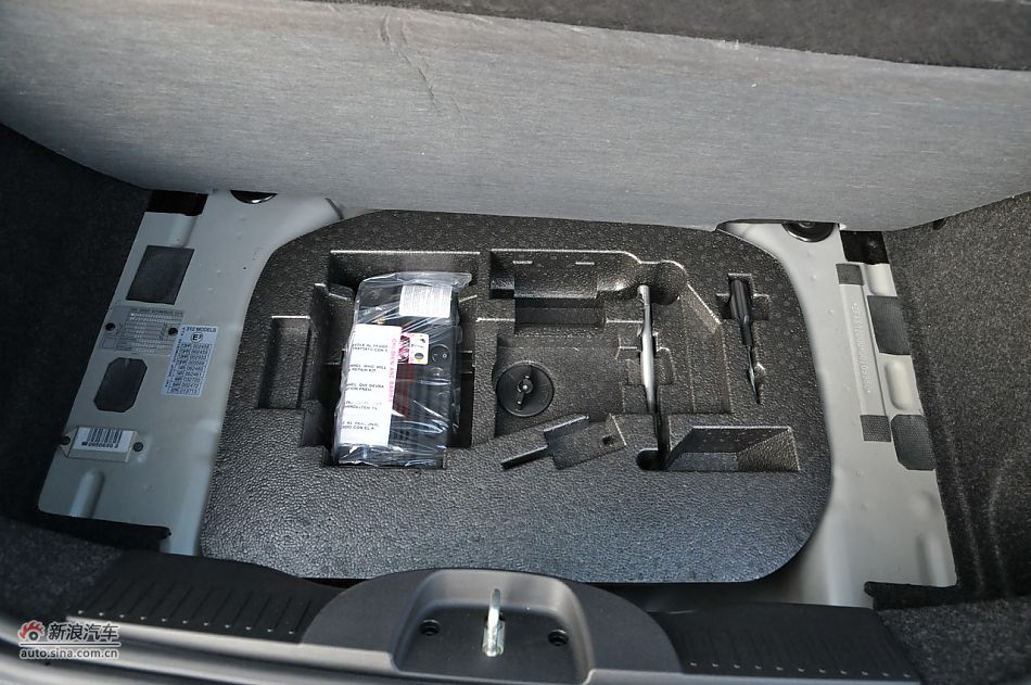 菲亚特500 GUCCI版-补胎工具