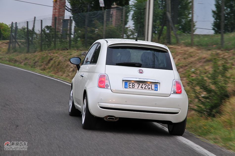 菲亚特500试车动态