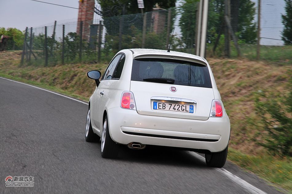 菲亚特500试车动态