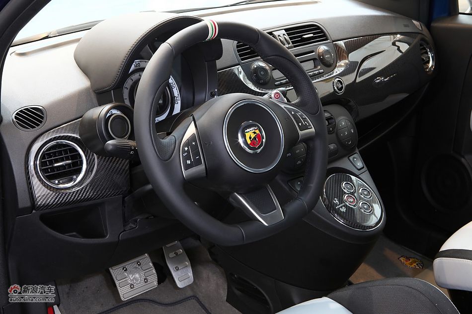 阿巴特 TRIBUTO FERRARI 695