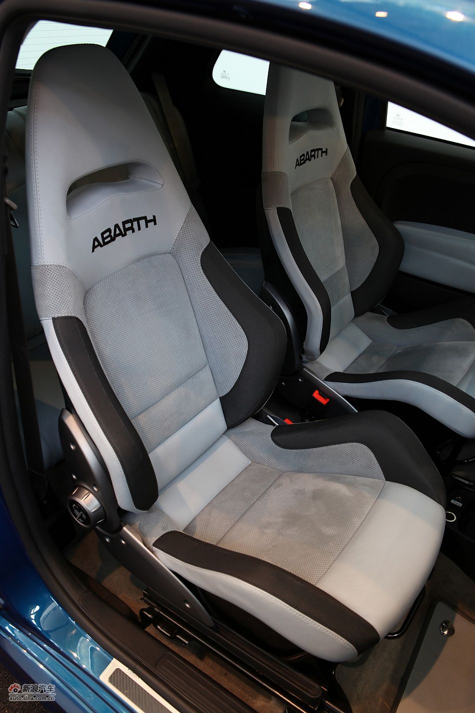 阿巴特 TRIBUTO FERRARI 695