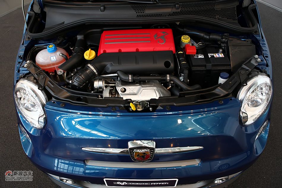 阿巴特 TRIBUTO FERRARI 695