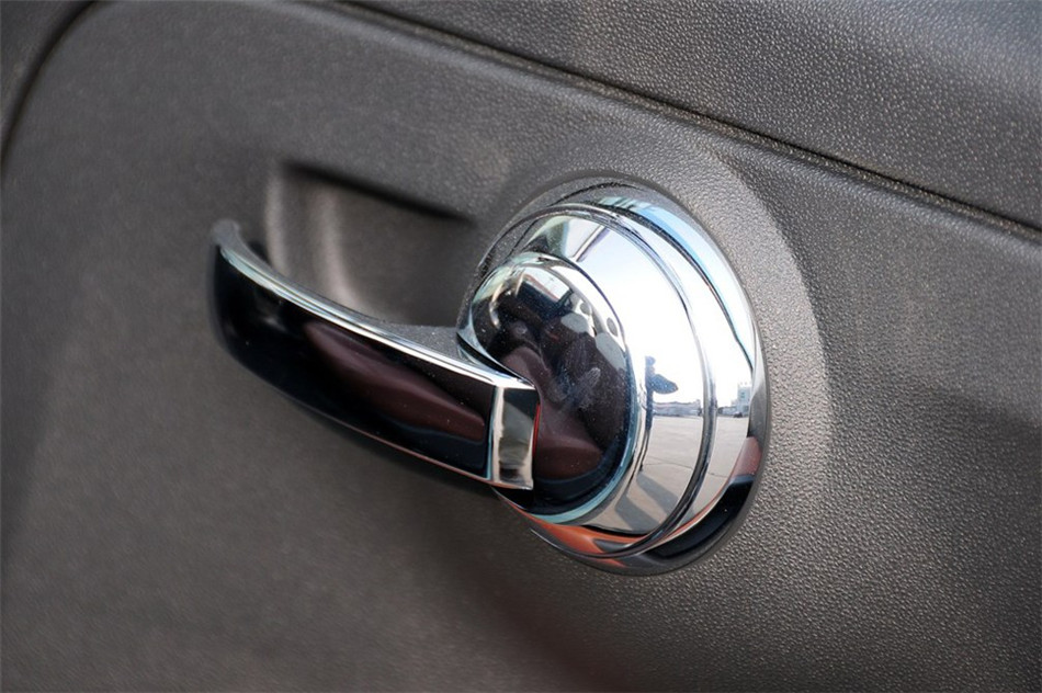 菲亚特500 2012款 1.4L AT 敞篷尊享版 空间