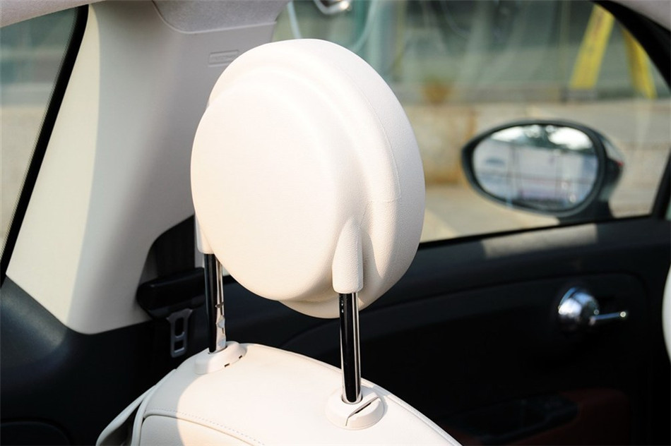 菲亚特500 2012款 1.4L AT 敞篷尊享版 空间