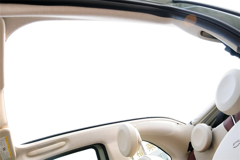 菲亚特500 2012款 1.4L AT 敞篷尊享版 空间