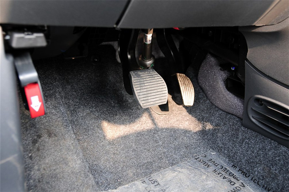 500 2012 1.4L AT  ռ