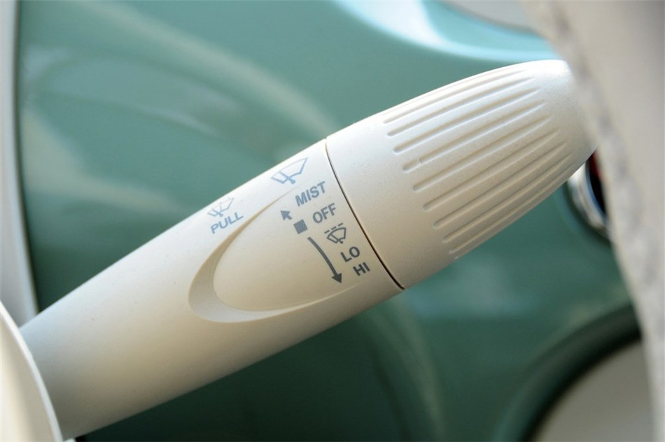 菲亚特500 2012款 1.4L AT 敞篷尊享版 内饰