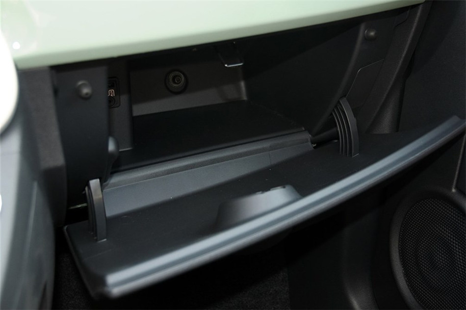 菲亚特500 2012款 1.4L AT 敞篷尊享版 内饰