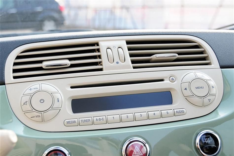 菲亚特500 2012款 1.4L AT 敞篷尊享版 内饰